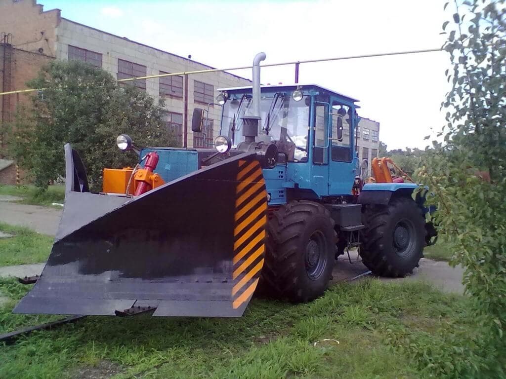 Снегоочиститель двухотвальный